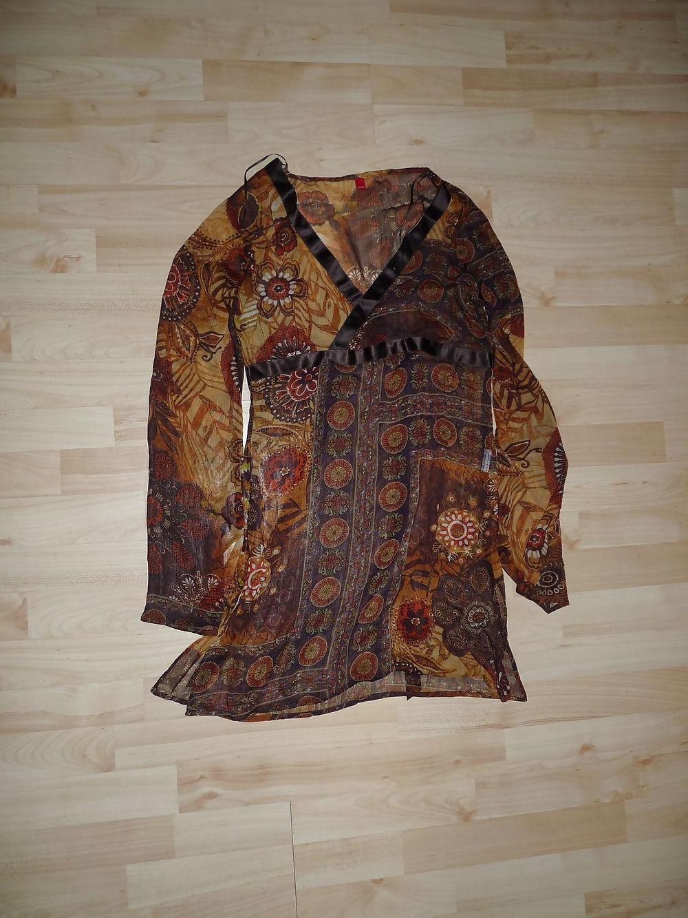 22P Neighbor women, clothing