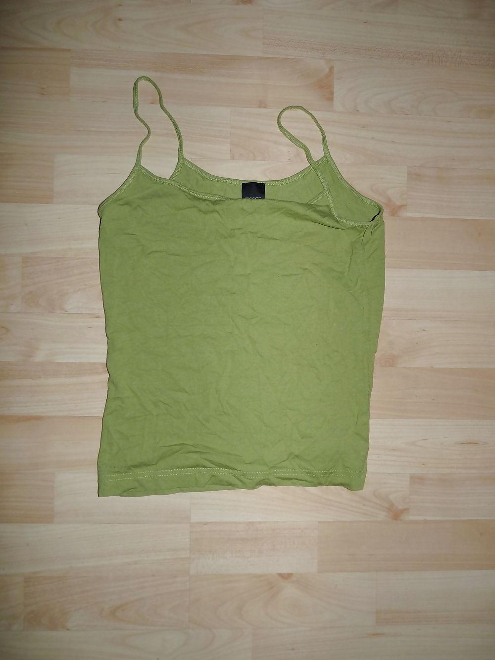 22P Neighbor women, clothing