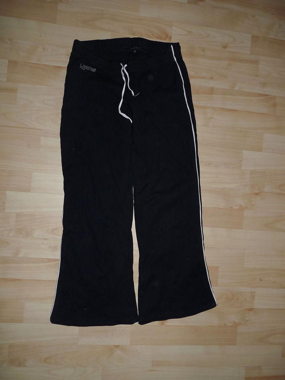 22P Neighbor women, clothing