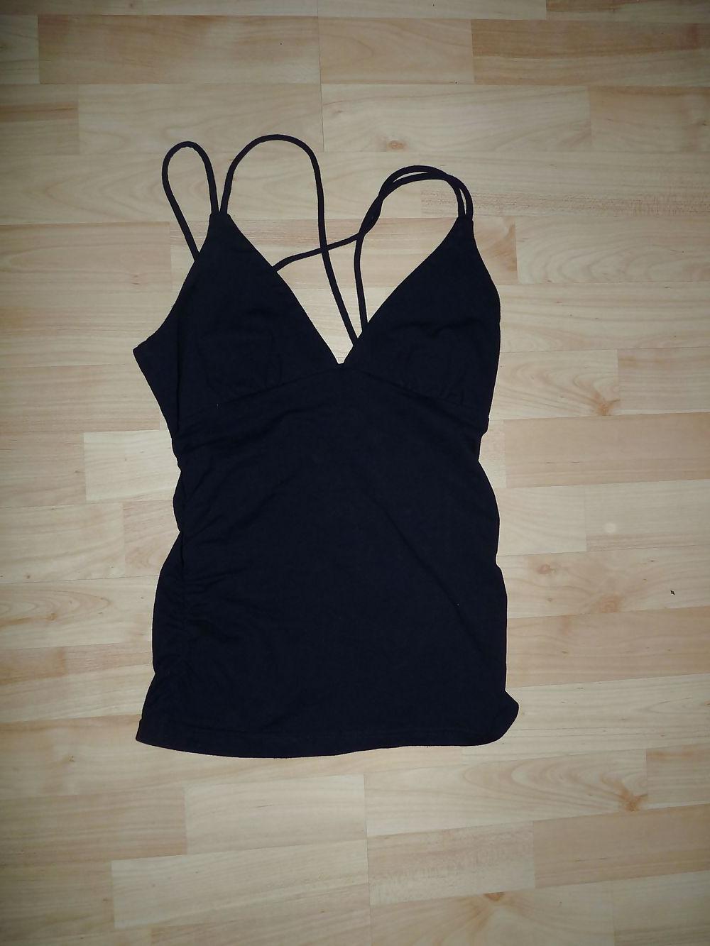 22P Neighbor women, clothing