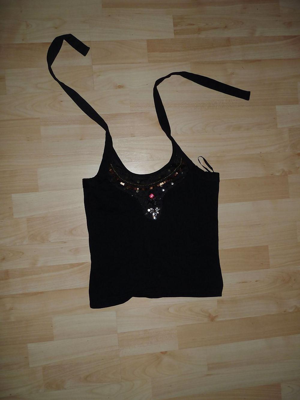 22P Neighbor women, clothing