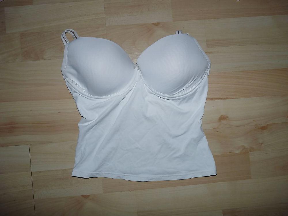 22P Neighbor women, clothing