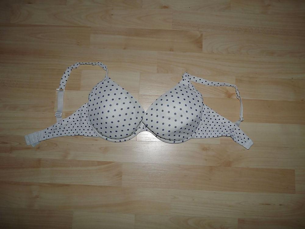 22P Neighbor women, clothing