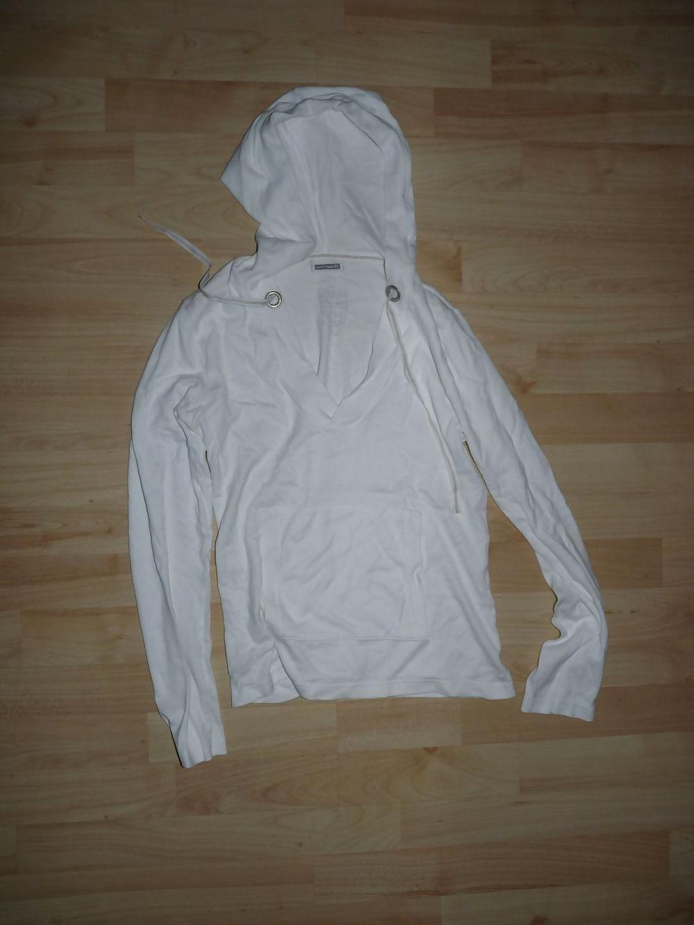 22P Neighbor women, clothing