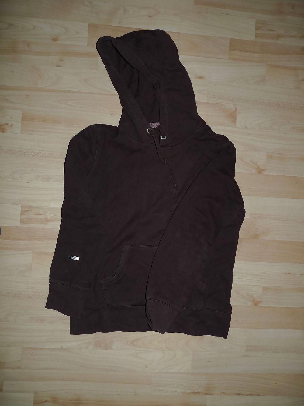 22P Neighbor women, clothing