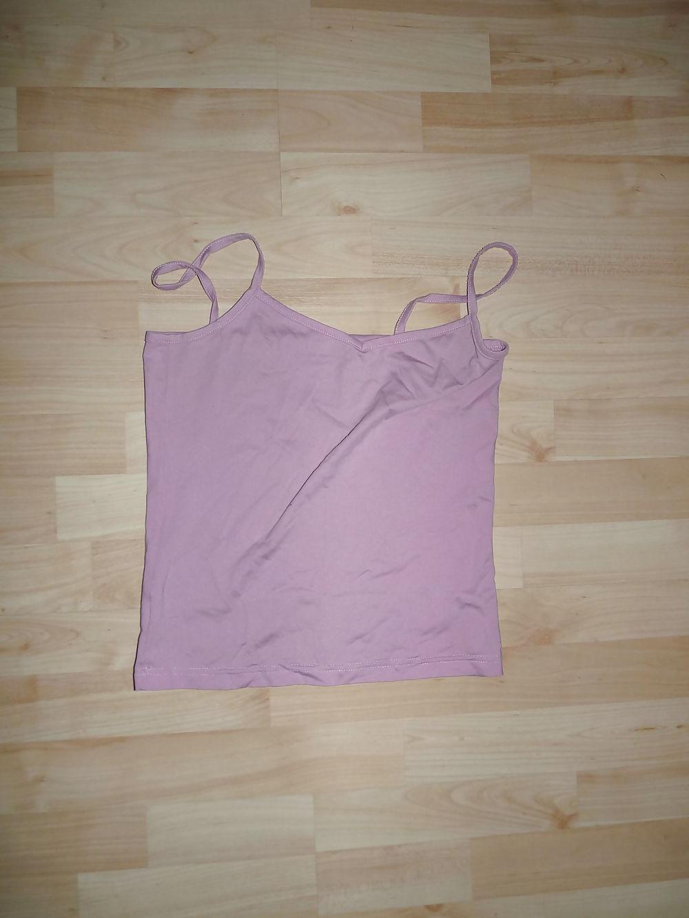 22P Neighbor women, clothing