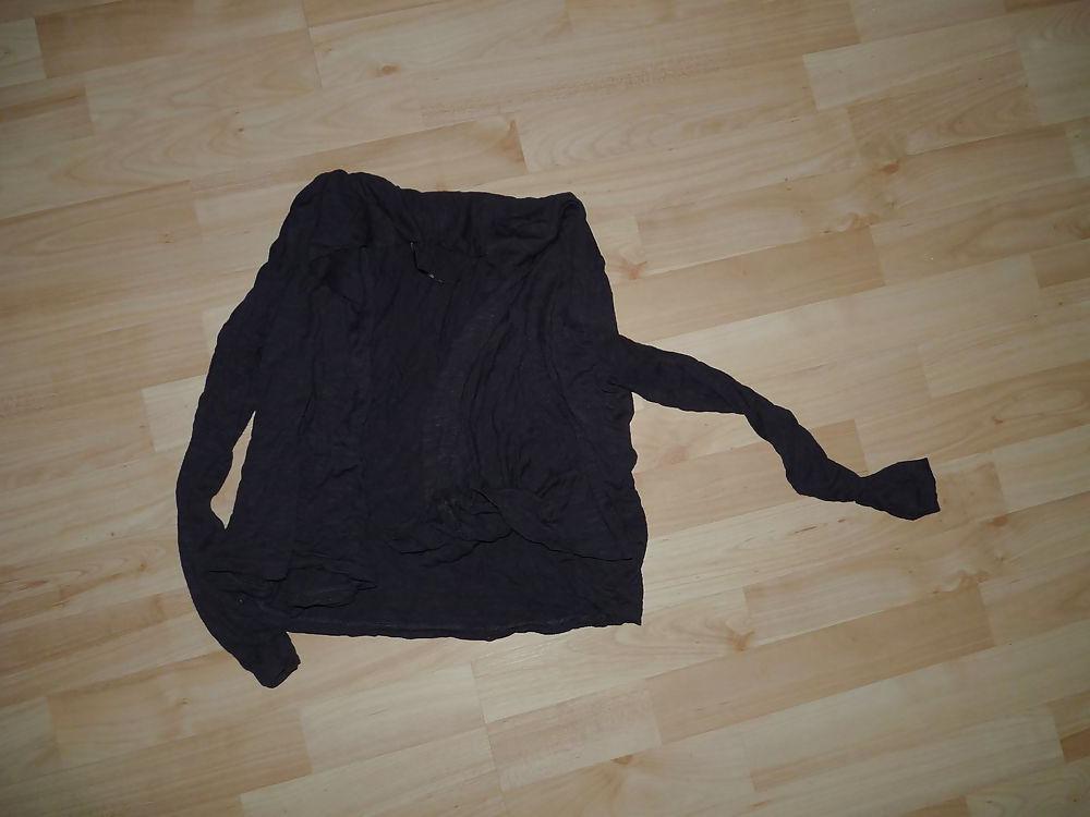 22P Neighbor women, clothing