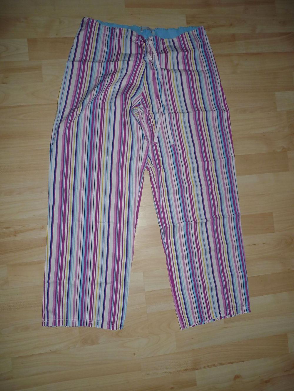 22P Neighbor women, clothing
