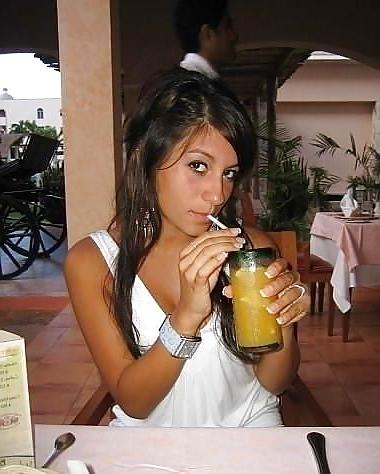15P THE BEST BRUNETTE ON THE NET