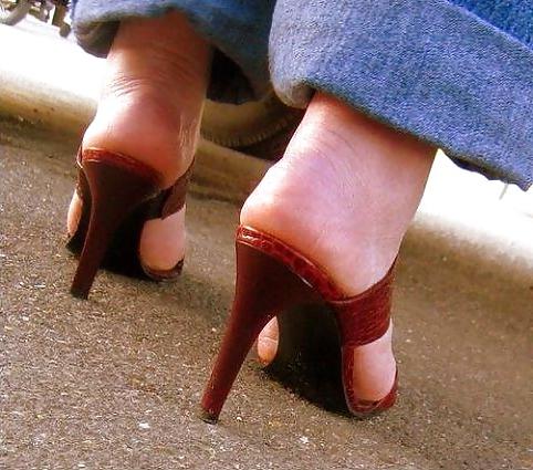 17P FEET! FEET! FEET!