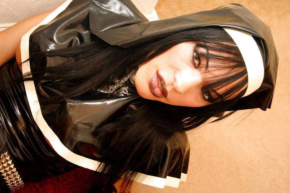25P Kinky British Nun Dying for a Wank!