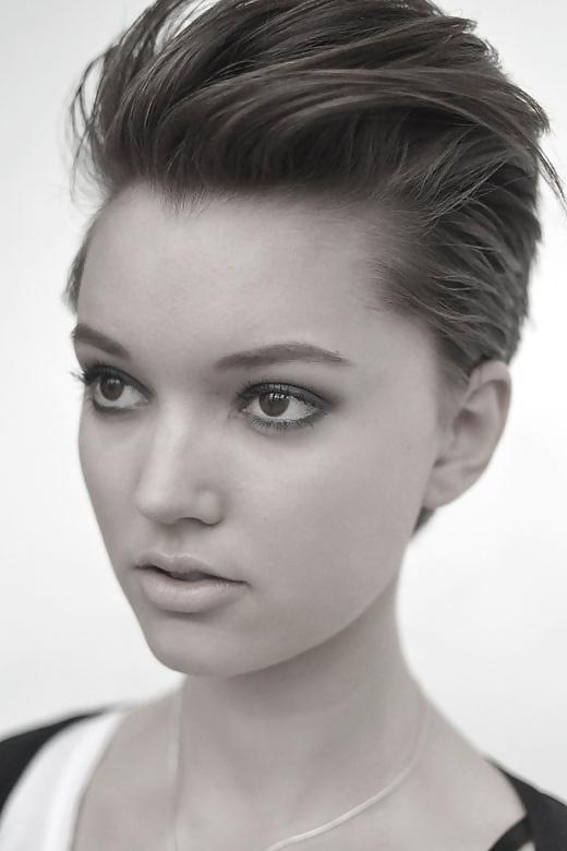 25P Models with short hair