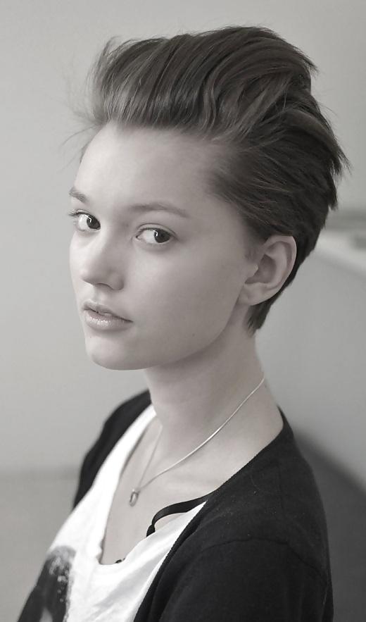 25P Models with short hair