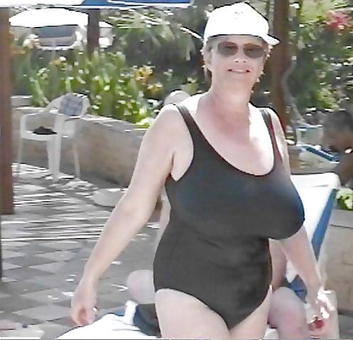 10P Amazing BBW Granny