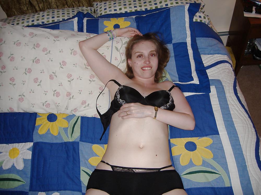 25P Nerdy Slut Knows How To Please