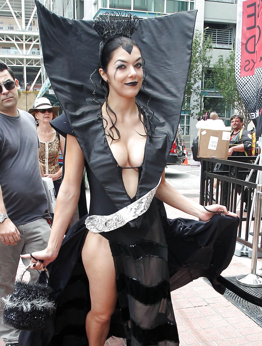 6P Adrianne Curry - Nerd Boobs Come Out Again