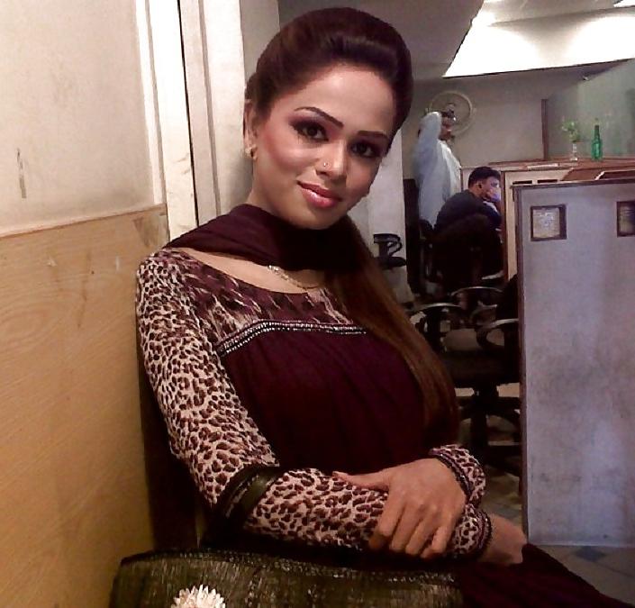 15P Tasty DESI POONS that MUST FUCK BIG BLACK COCKS