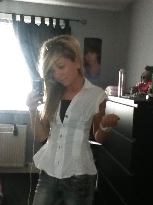 25P Super sexy british teen girl amy she's so cute