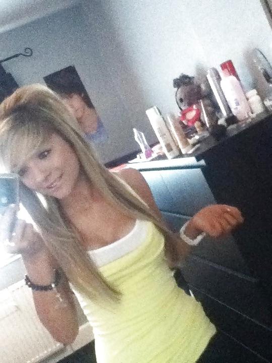 25P Super sexy british teen girl amy she's so cute