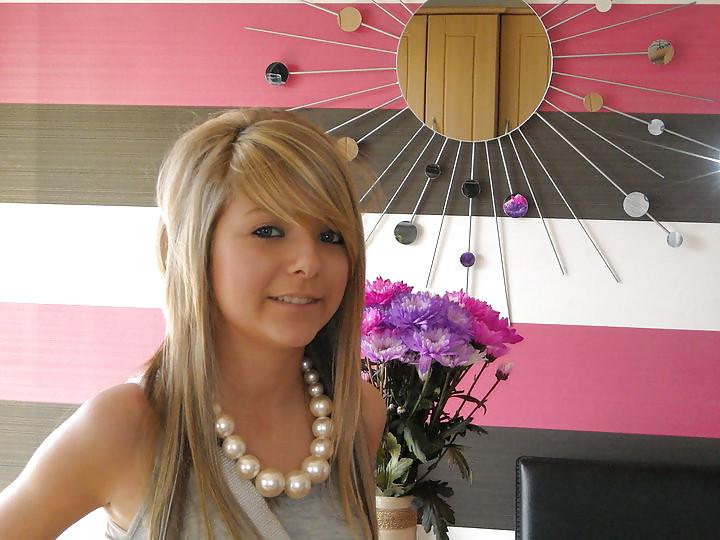 25P Super sexy british teen girl amy she's so cute