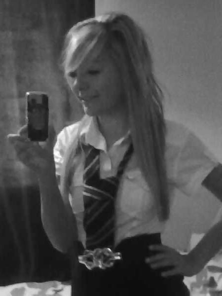 25P Super sexy british teen girl amy she's so cute