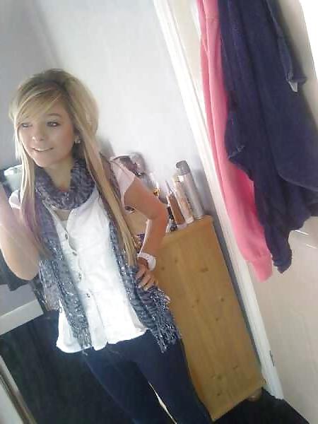 25P Super sexy british teen girl amy she's so cute