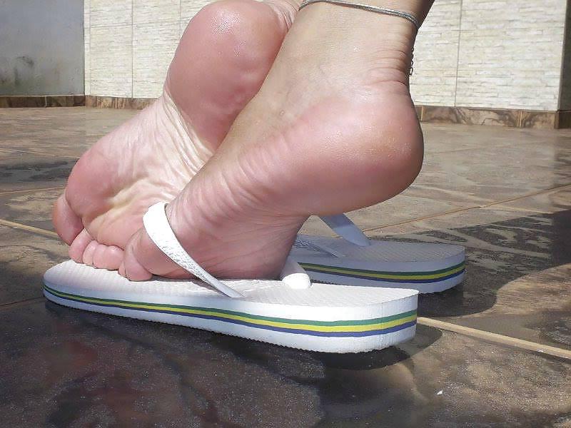 25P Havaianas Fetish.