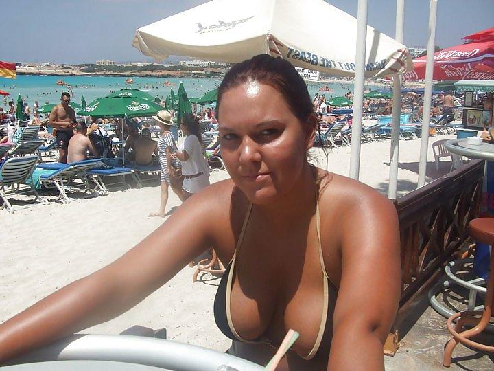 25P Downblouse - Cleavage 11