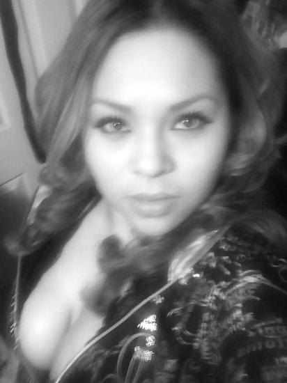 7P Milf latina with cleavage