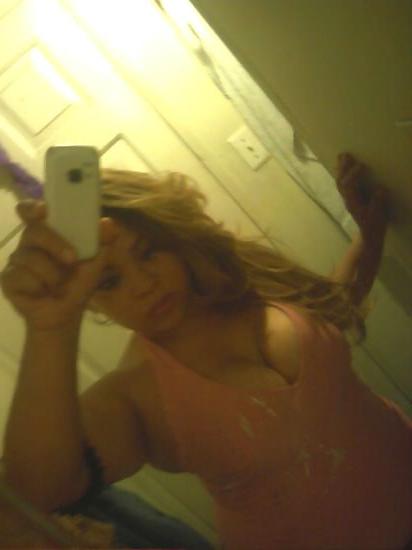 7P Milf latina with cleavage