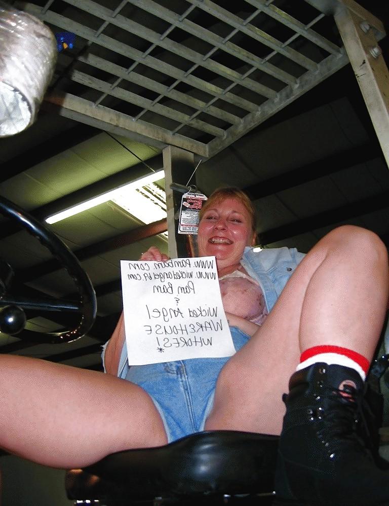 22P BBW girls in the warehouse.