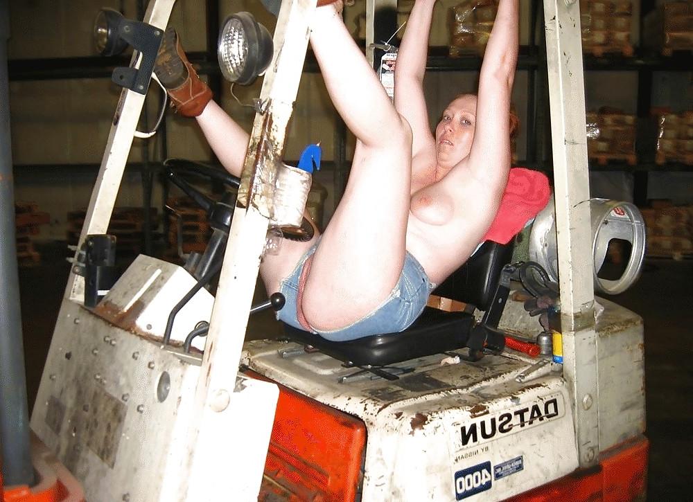 22P BBW girls in the warehouse.