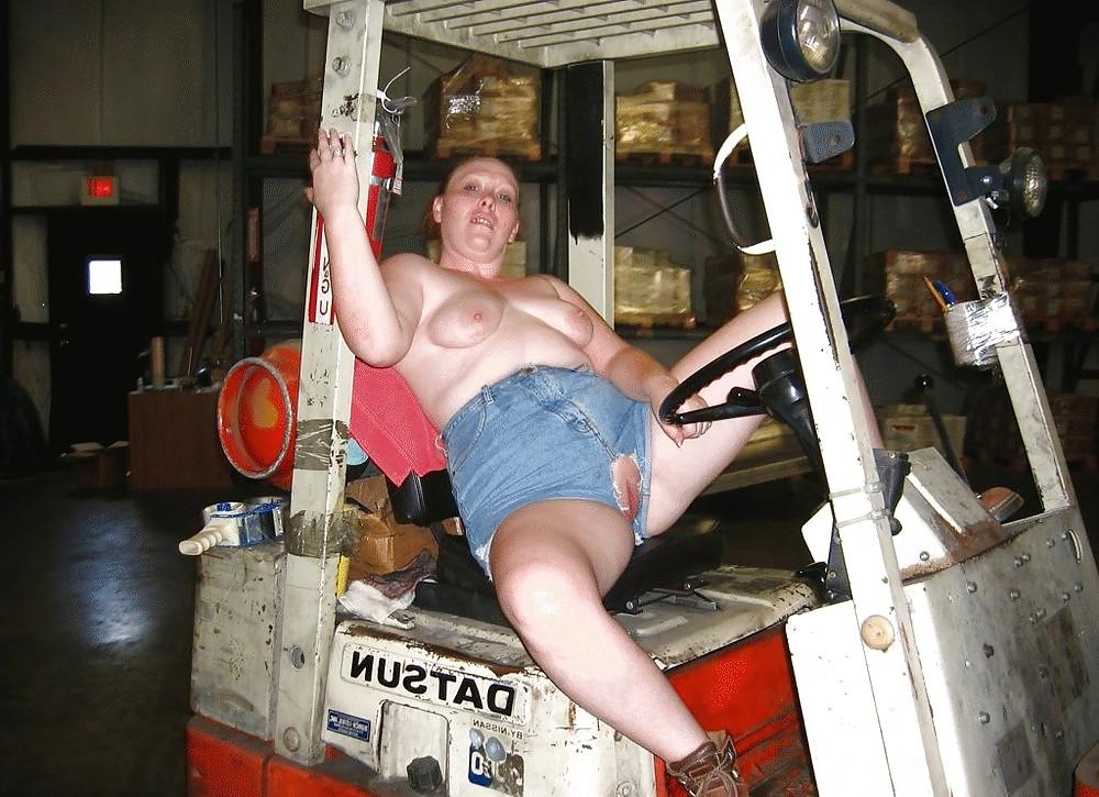 22P BBW girls in the warehouse.