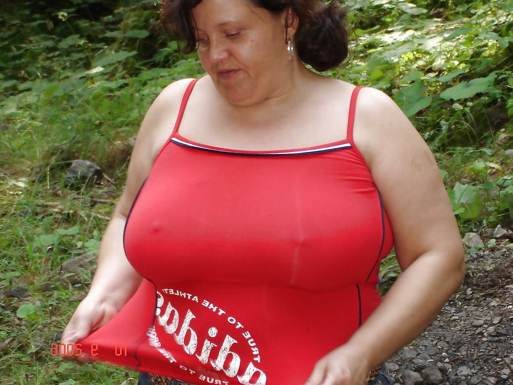 25P My German BBW braless and transparency