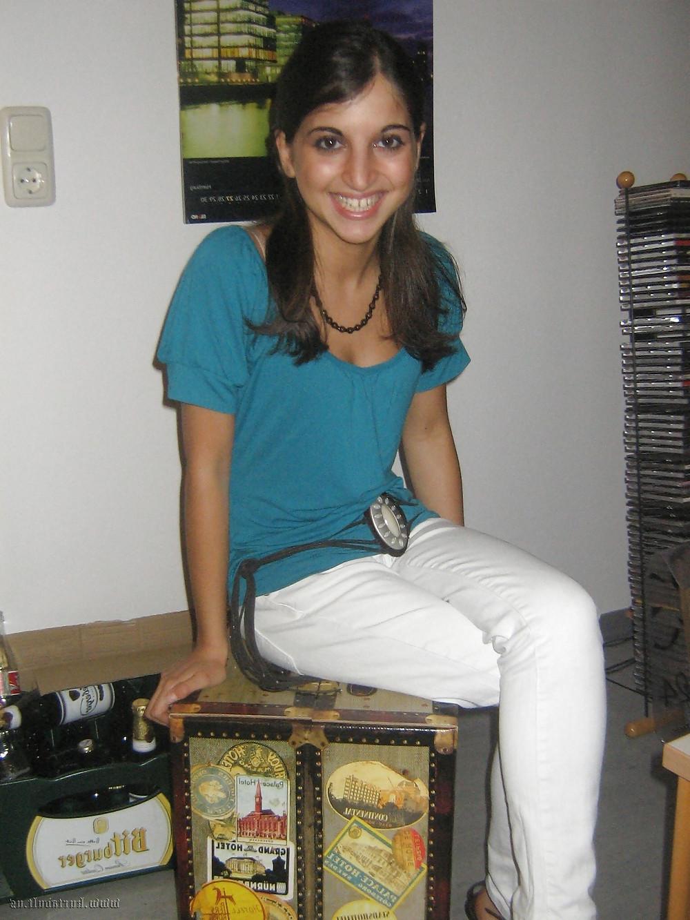 19P HOT turkish slut