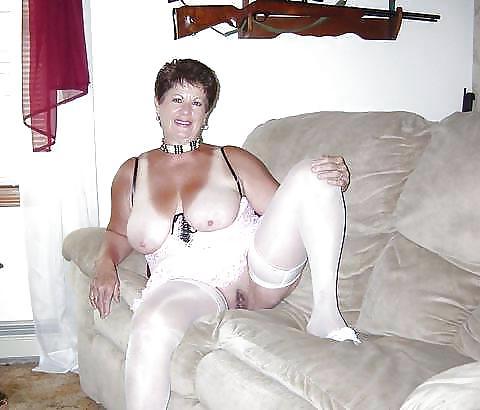 16P BBW and Mature 53 by Searcher1957