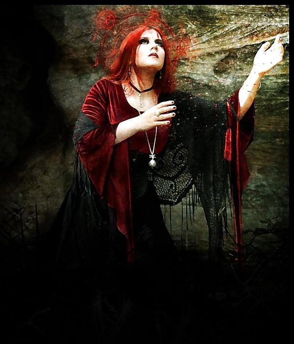 25P Gothic beauties 23