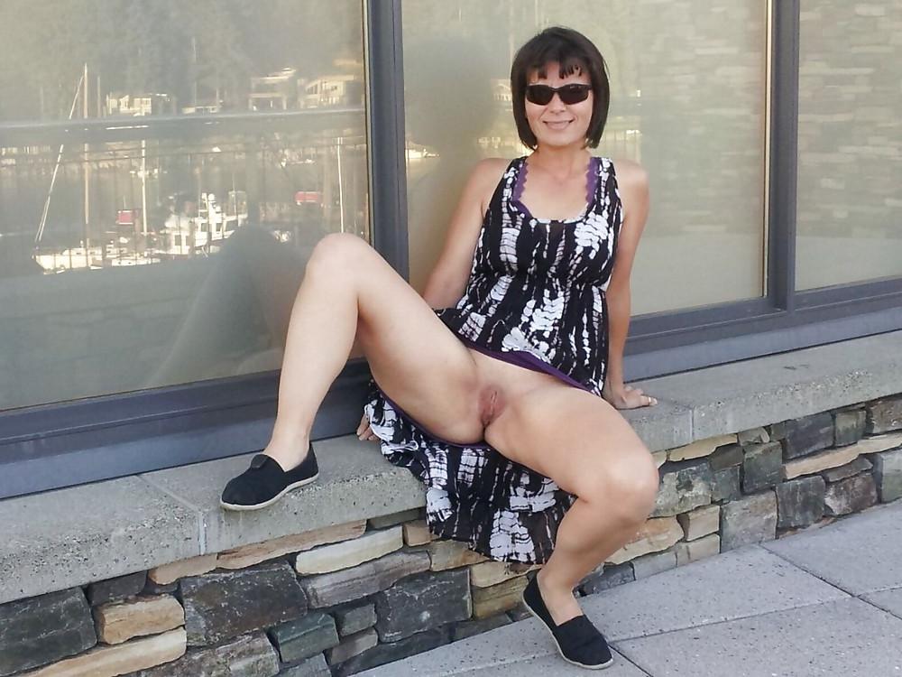 24P Is she forgot her slip 32.
