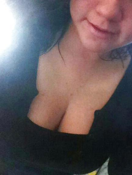 21P Down shirt cleavage shots