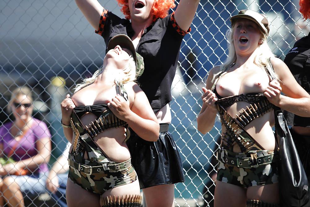 25P Public tits - tit flashing in public