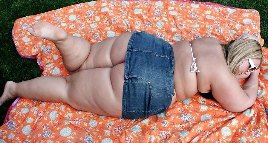 24P Busty tight clothed Bbw