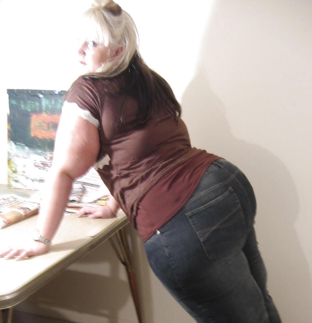 24P Busty tight clothed Bbw