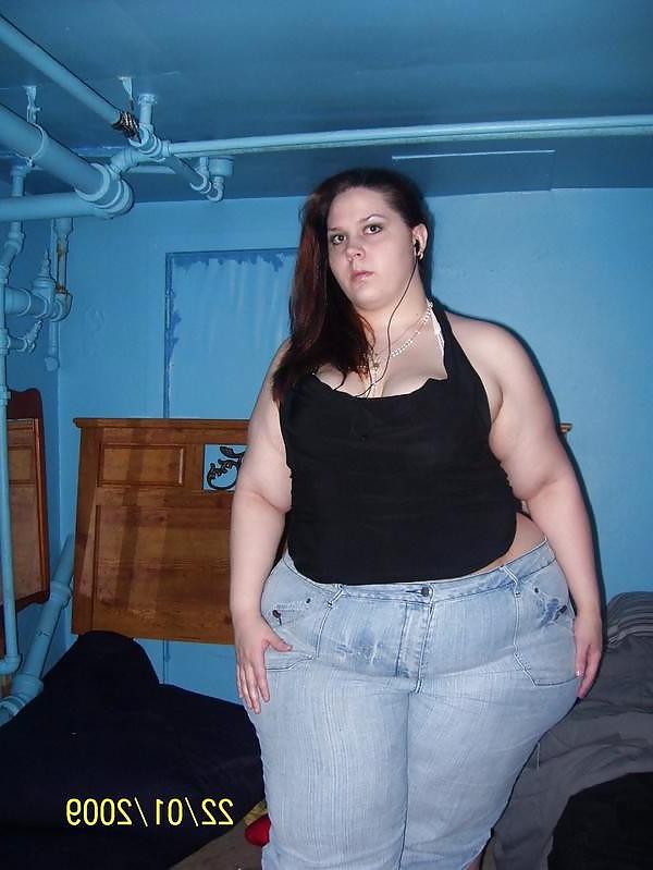24P Busty tight clothed Bbw