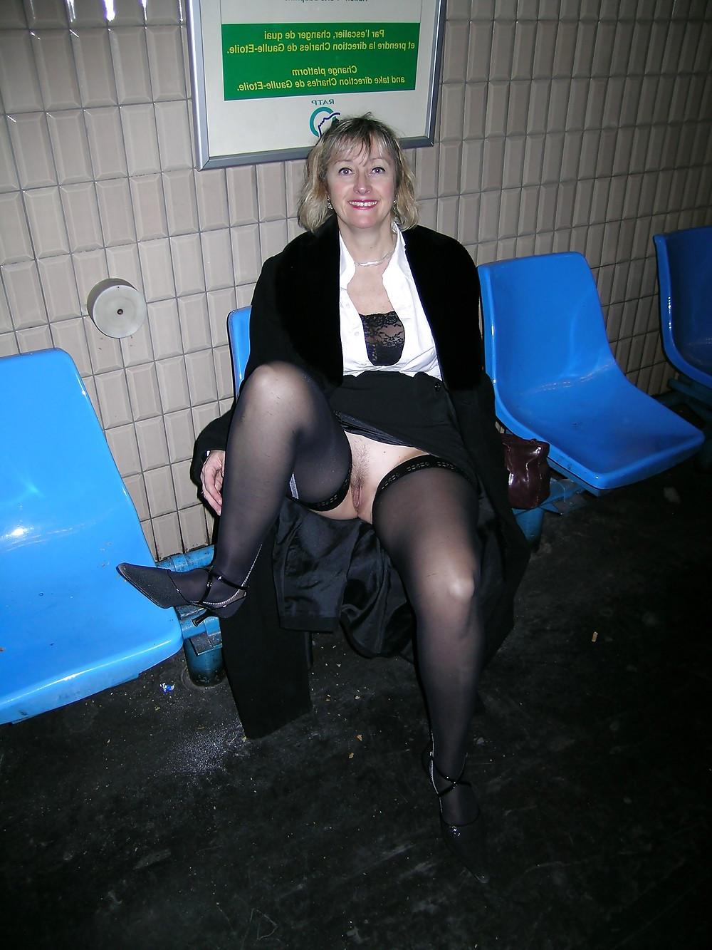 24P Is she forgot her slip 40.
