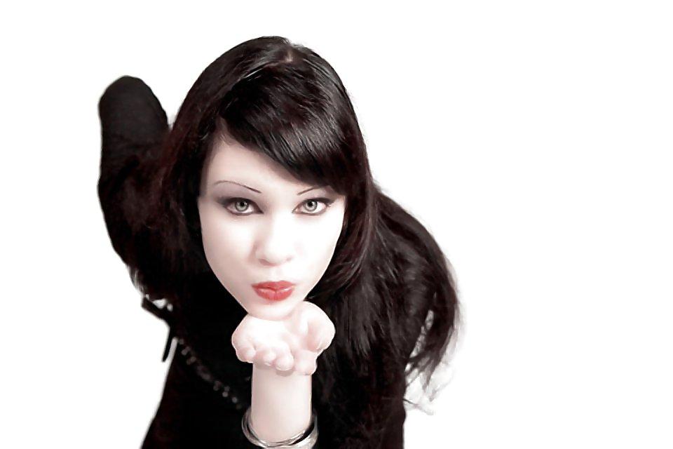 25P Gothic beauties 03