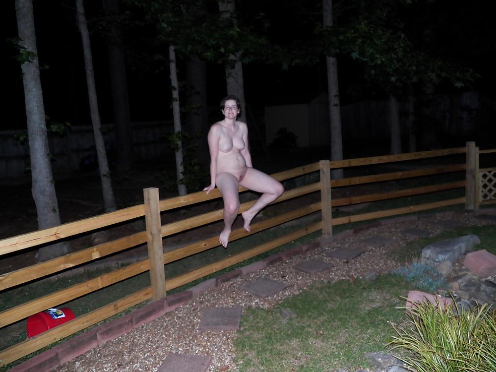 25P Naughty Hot Tub Wife