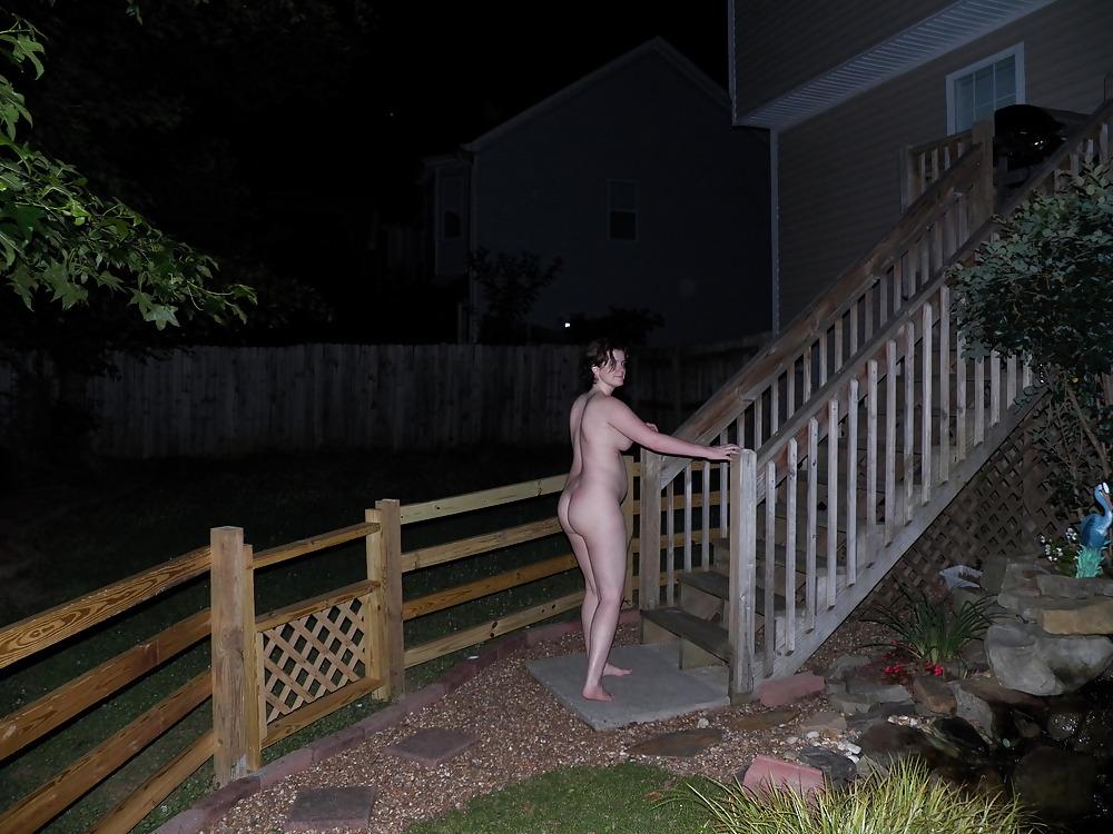 25P Naughty Hot Tub Wife