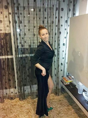 15P New stolen pics of Neighbor milf