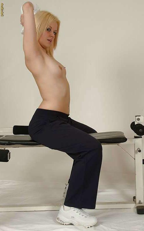 12P British blonde naked gym workout