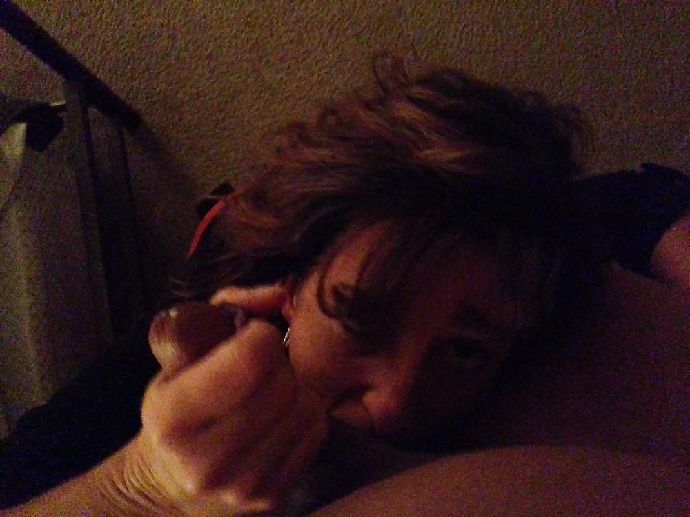 25P Gorgeous Brunette MILF